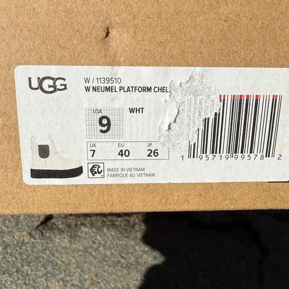 UGG NEUMEL PLATFORM WHITE CHELSEA BOOT - 9 - NIB ! 🥶❄️ - Picture 9 of 14